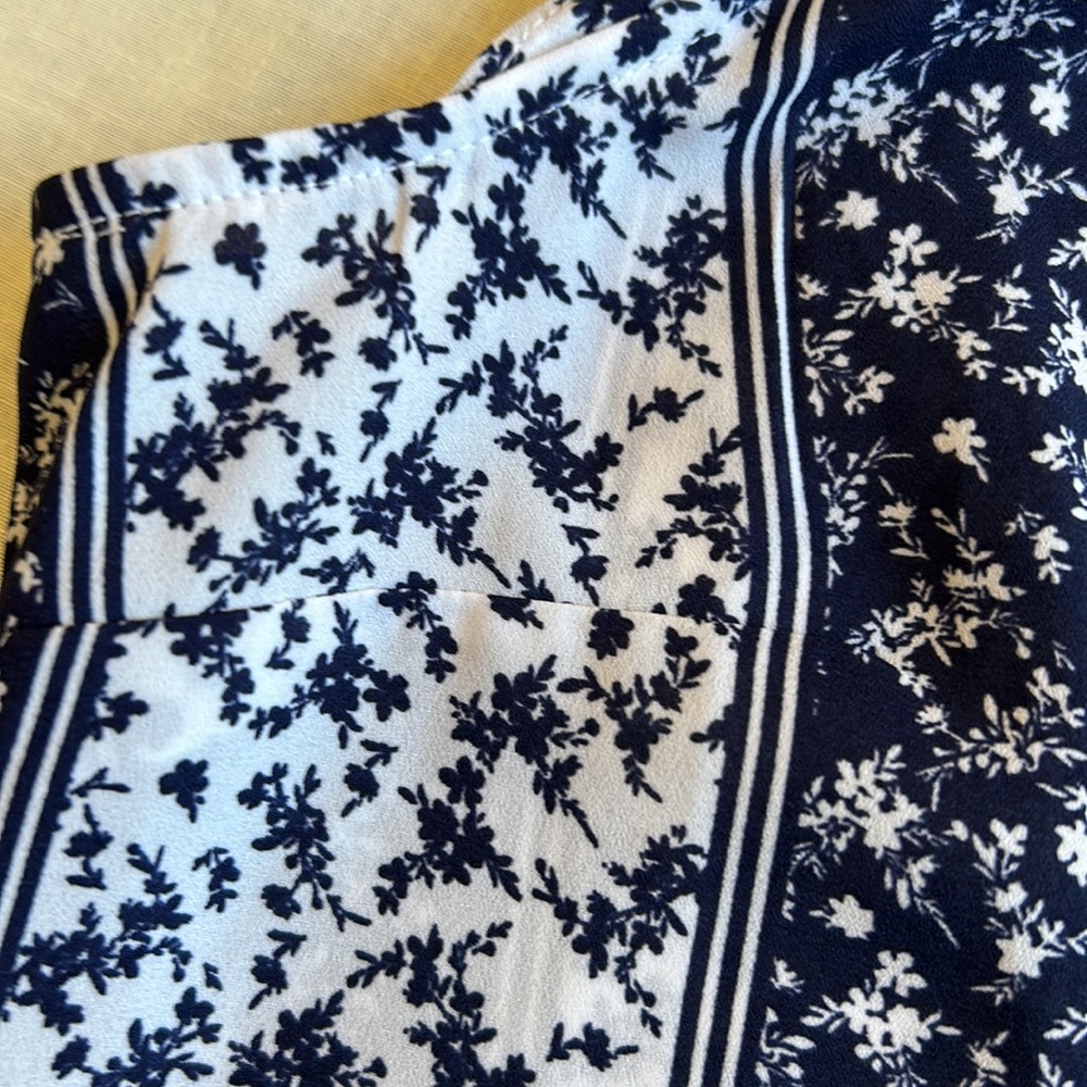 Elle 👚Top👚 - Picture 8 of 8